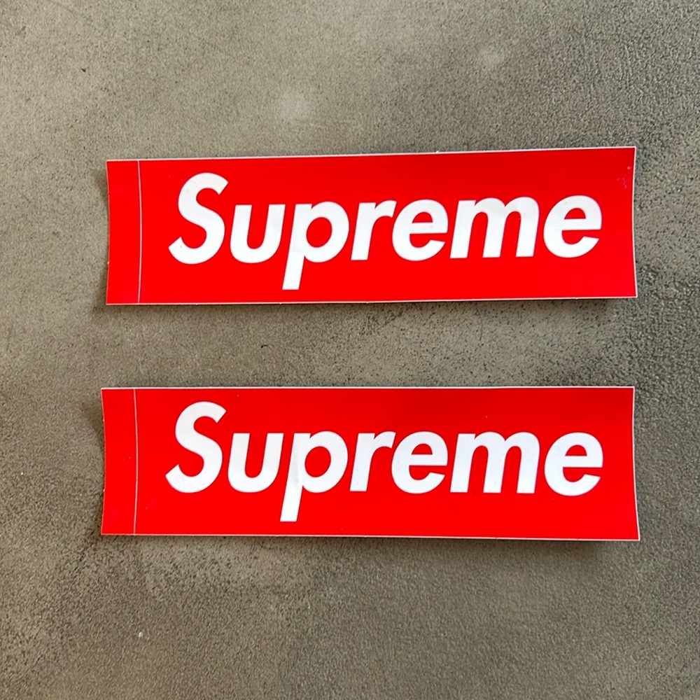 🖤 Supreme Stickers
